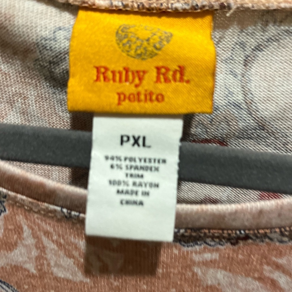 303. WOMENS RUBY RD. XLP DETAIL TOP - Picture 5 of 8